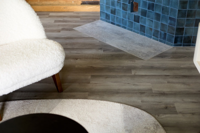 Кварцевый ламинат Home Expert Натуральный Дуб Горный ручей 1211/68W906